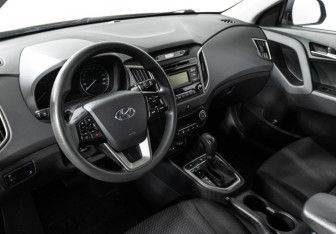 Подержанный автомобиль Hyundai Creta 2017 года (11 фото)