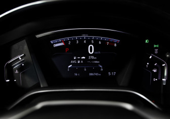 Подержанный автомобиль Honda CR-V 2018 года (12 фото)