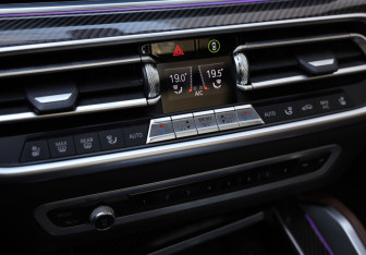 Подержанный автомобиль BMW X6 2020 года (24 фото)