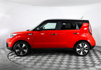 Подержанный автомобиль Kia Soul 2017 года (9 фото)