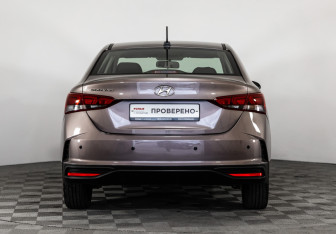 Подержанный автомобиль Hyundai Solaris Sedan 2021 года (6 фото)