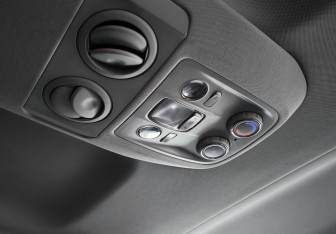 Подержанный автомобиль Peugeot Traveller 2018 года (38 фото)