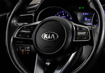 Подержанный автомобиль Kia Ceed Wagon 2019 года (13 фото)