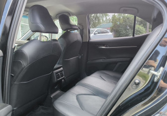Подержанный автомобиль Toyota Camry Sedan 2021 года (10 фото)