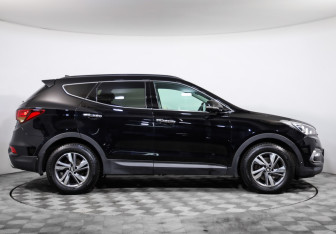 Подержанный автомобиль Hyundai Santa Fe 2015 года (4 фото)