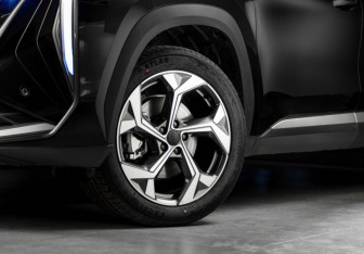 Новый Geely Atlas 2026 (4 фото)