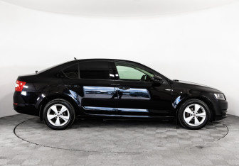 Подержанный автомобиль Skoda Octavia Liftback 2014 года (4 фото)