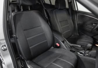 Подержанный автомобиль Renault Megane Hatchback 2013 года (19 фото)