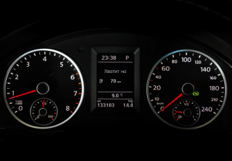 Подержанный автомобиль Volkswagen Tiguan 2011 года (22 фото)