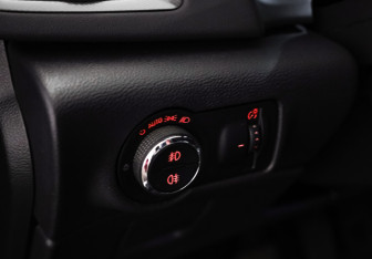 Подержанный автомобиль Opel Astra Hatchback 2011 года (14 фото)