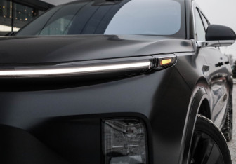 Подержанный автомобиль LiXiang L9 2024 года (2 фото)