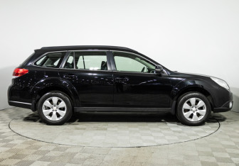Подержанный автомобиль Subaru Outback Wagon 2011 года (4 фото)