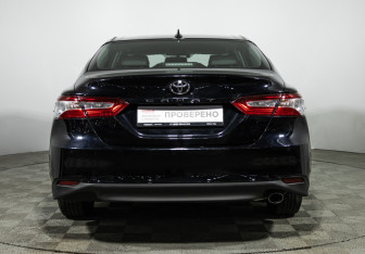 Подержанный автомобиль Toyota Camry Sedan 2019 года (6 фото)