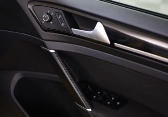 Подержанный автомобиль Volkswagen Golf Hatchback 2017 года (20 фото)