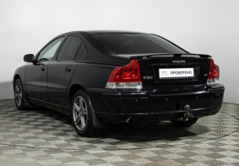 Подержанный автомобиль Volvo S60 2007 года (7 фото)