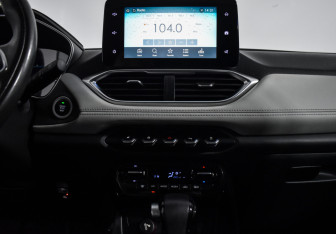 Подержанный автомобиль Chevrolet Captiva 2022 года (21 фото)