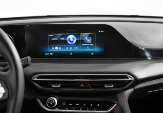 Подержанный автомобиль Changan Eado Plus 2023 года (17 фото)