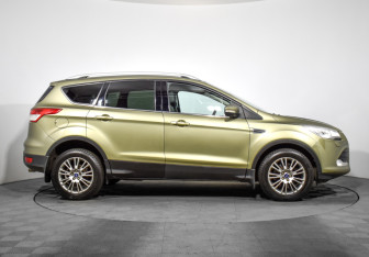Подержанный автомобиль Ford Kuga 2013 года (4 фото)