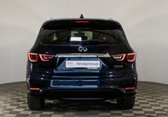 Подержанный автомобиль Infiniti QX60 2018 года (6 фото)