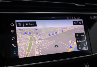 Подержанный автомобиль Audi Q8 2018 года (17 фото)