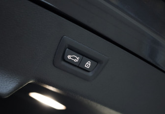 Подержанный автомобиль BMW X6 2018 года (33 фото)