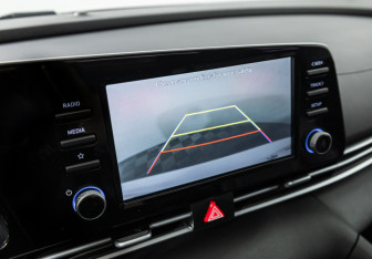 Подержанный автомобиль Hyundai Elantra Sedan 2022 года (15 фото)