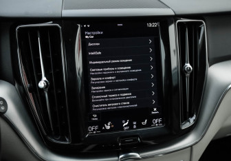 Подержанный автомобиль Volvo XC60 2020 года (19 фото)