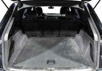 Подержанный автомобиль Audi Q7 2016 года (26 фото)