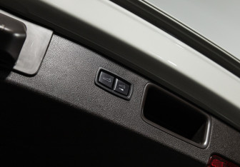 Подержанный автомобиль Porsche Macan 2021 года (29 фото)