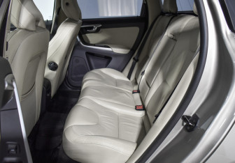 Подержанный автомобиль Volvo XC60 2011 года (11 фото)