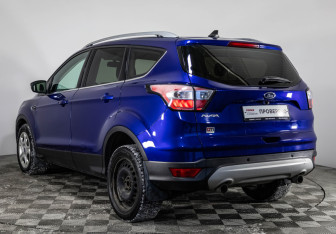 Подержанный автомобиль Ford Kuga 2017 года (7 фото)
