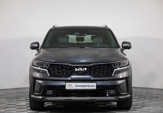 Подержанный автомобиль Kia Sorento 2022 года (2 фото)