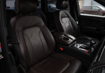 Подержанный автомобиль Audi Q7 2012 года (22 фото)