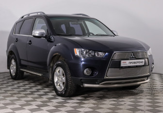 Подержанный автомобиль Mitsubishi Outlander 2009 года (3 фото)