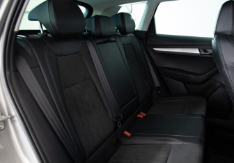 Подержанный автомобиль Skoda Karoq 2020 года (14 фото)