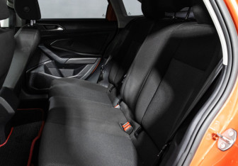 Подержанный автомобиль Volkswagen Jetta Sedan 2020 года (10 фото)