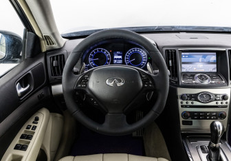 Подержанный автомобиль Infiniti G Sedan 2012 года (11 фото)