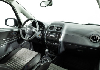 Подержанный автомобиль Suzuki SX4 Hatchback 2010 года (9 фото)