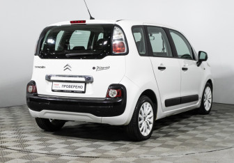 Подержанный автомобиль Citroen C3 Picasso 2010 года (5 фото)