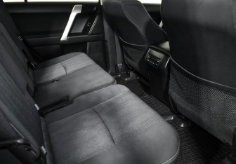 Подержанный автомобиль Toyota Land Cruiser Prado 2019 года (13 фото)
