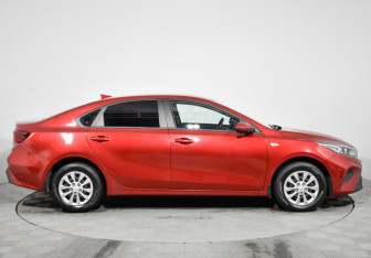 Подержанный автомобиль Kia Cerato Sedan 2021 года (4 фото)
