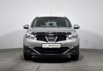 Подержанный автомобиль Nissan Qashqai 2010 года (2 фото)
