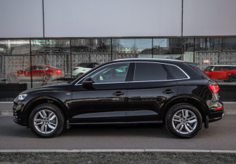 Подержанный автомобиль Audi Q5 2020 года (8 фото)