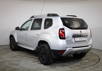 Подержанный автомобиль Renault Duster 2018 года (7 фото)