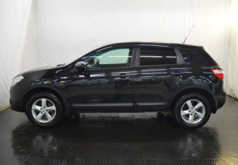 Подержанный автомобиль Nissan Qashqai 2010 года (8 фото)