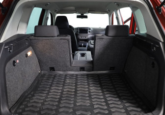 Подержанный автомобиль Volkswagen Tiguan 2011 года (26 фото)