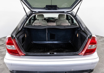 Подержанный автомобиль Citroen C5 Liftback 2001 года (15 фото)