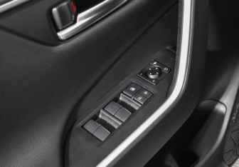 Подержанный автомобиль Toyota RAV4 2019 года (10 фото)