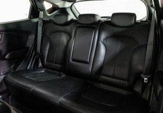 Подержанный автомобиль Hyundai ix35 2015 года (19 фото)