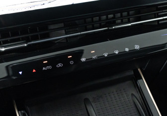 Подержанный автомобиль Omoda C5 2023 года (16 фото)